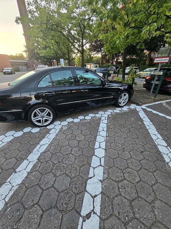 Gebraucht Mercedes E200 163 PS (119 kW) 2006 Schwarz Limousine