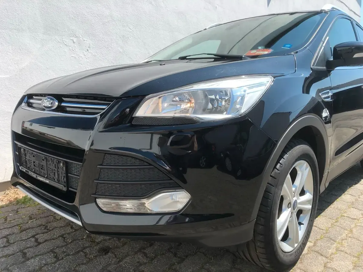 Usado Ford Kuga Titanium 150 HP (110 kW) 2013 Preto SUV