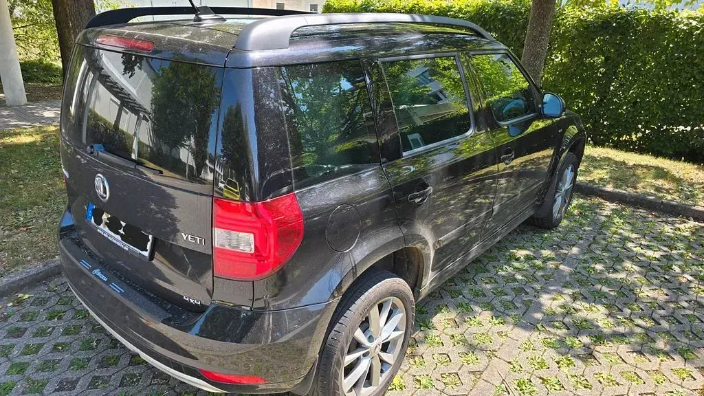 Gebraucht Skoda Yeti Joy 150 PS (110 kW) 2016 Schwarz SUV