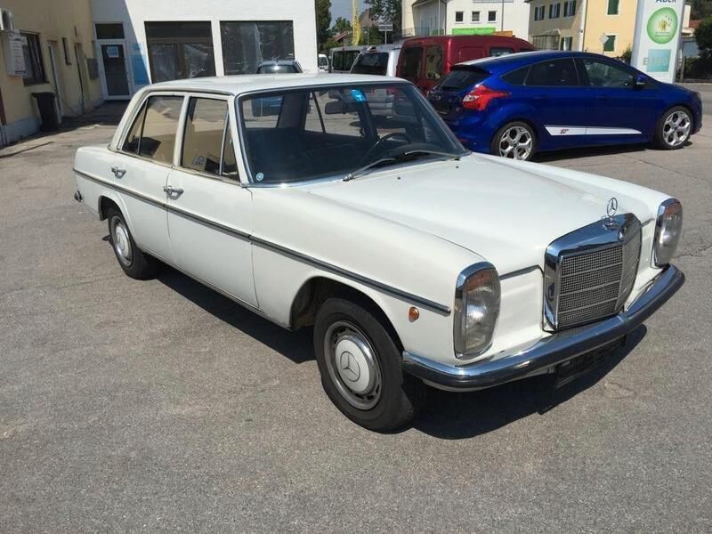 Weiß Gebraucht 1970 Mercedes W115 Limousine | 22.000 € - Bild 1/4
