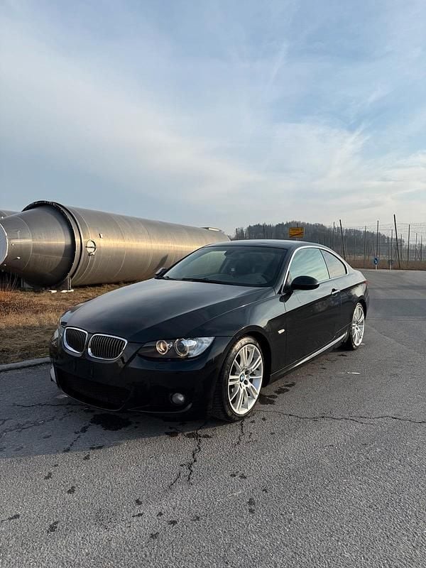 Schwarz Gebraucht 2006 BMW 325 Sport Line Coupé | 9.400 € - Bild 1/4