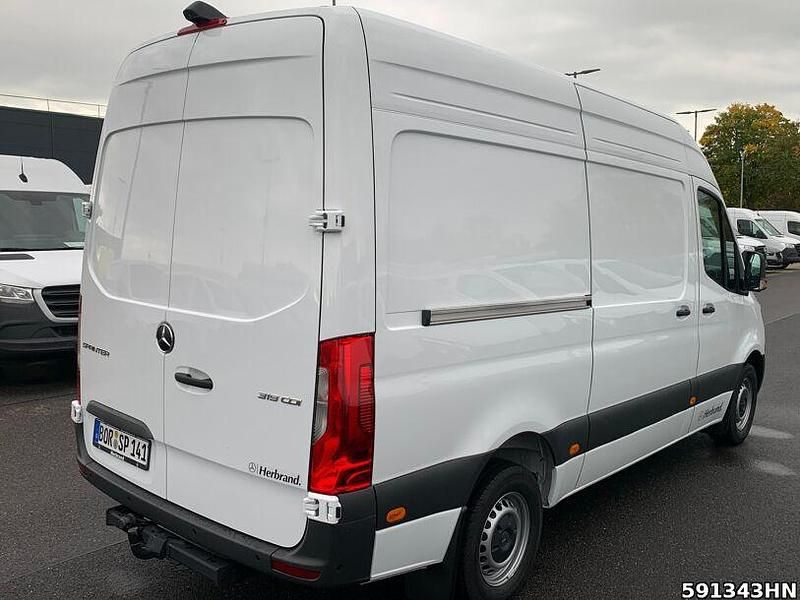 Gebraucht Mercedes Sprinter 190 PS (139 kW) 2025 Weiß Van