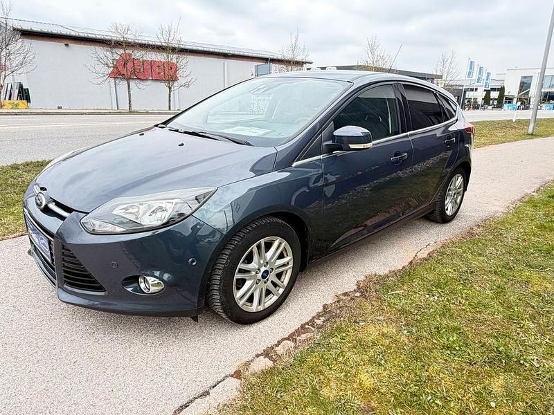 Gebraucht Ford Focus Titanium 101 PS (74 kW) 2014 Grau Limousine