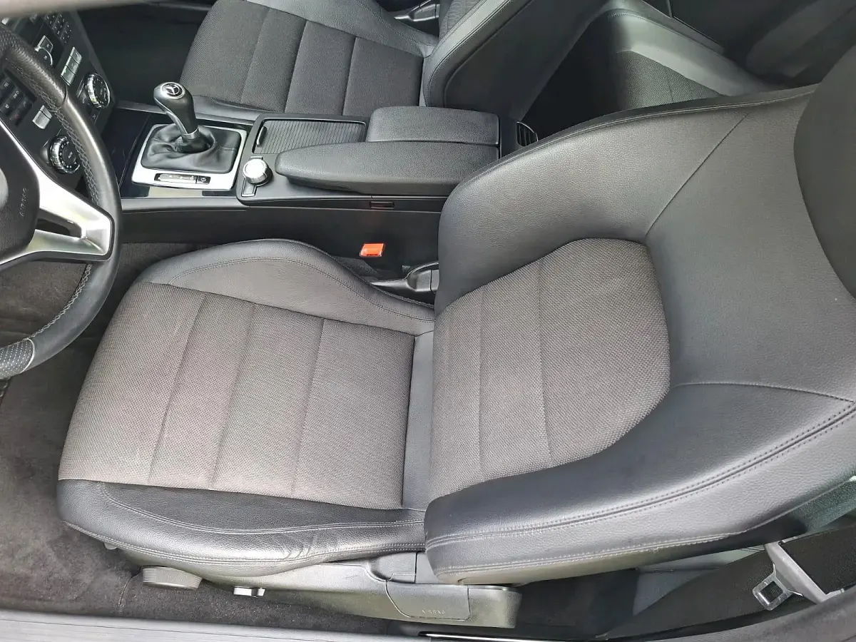 Używany Mercedes C220 170 KM (125 kW) 2012 Czarny Coupe