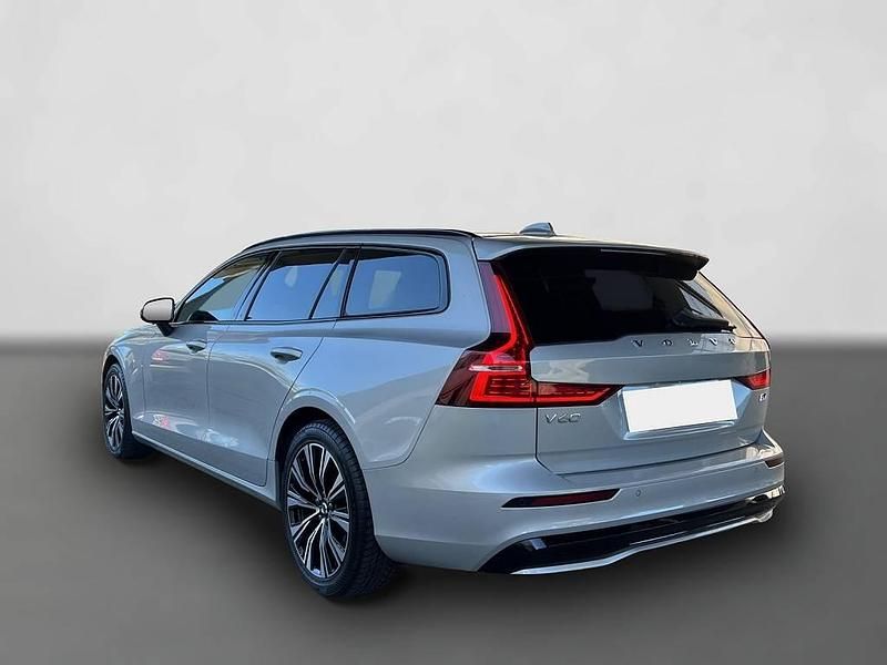 Gebraucht Volvo V60 Plus 197 PS (144 kW) 2024 Silber Kombi
