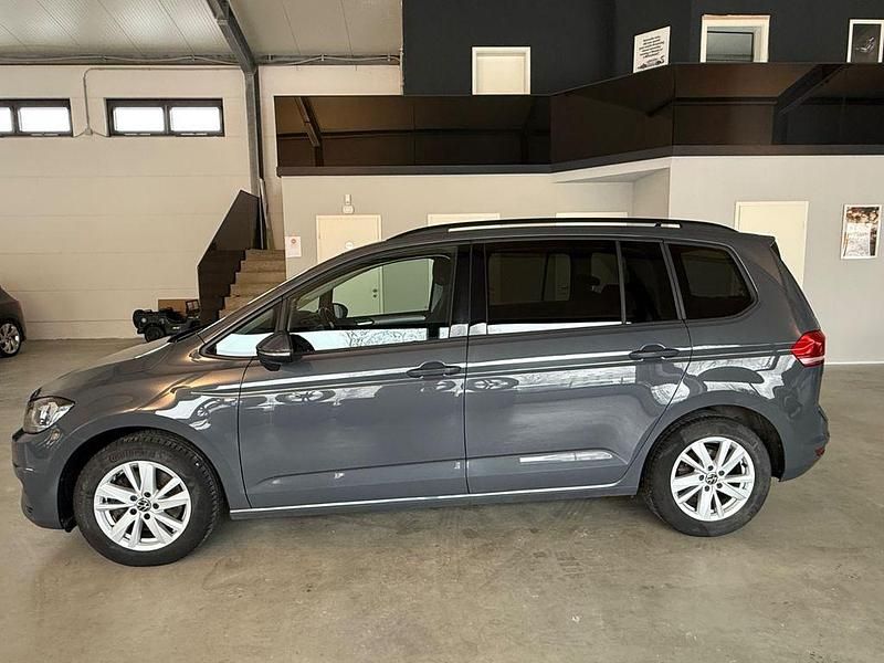 Gebraucht VW Touran Comfortline 150 PS (110 kW) 2021 Grau Van / Kleinbus