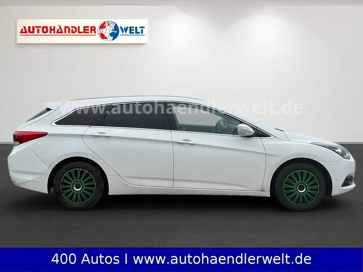 Gebraucht Hyundai i40 135 PS (99 kW) 2016 Weiß Kombi