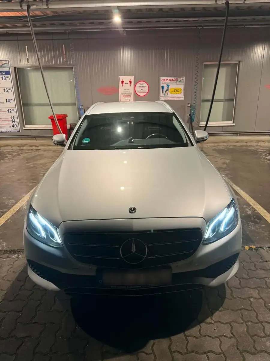 Gebraucht Mercedes E220 194 PS (142 kW) 2020 Grau Kombi