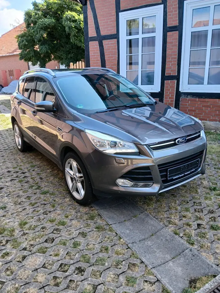 Gebraucht Ford Kuga 163 PS (119 kW) 2013 Grau SUV