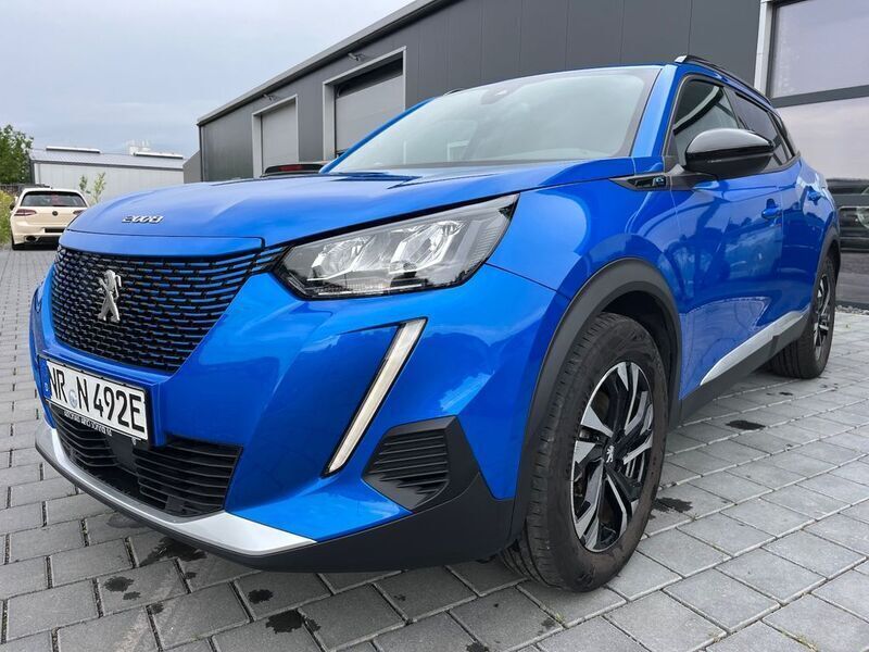 Blau Gebraucht 2023 Peugeot e-2008 Allure SUV | 22.980 € (Fairer Preis) - Bild 1/4