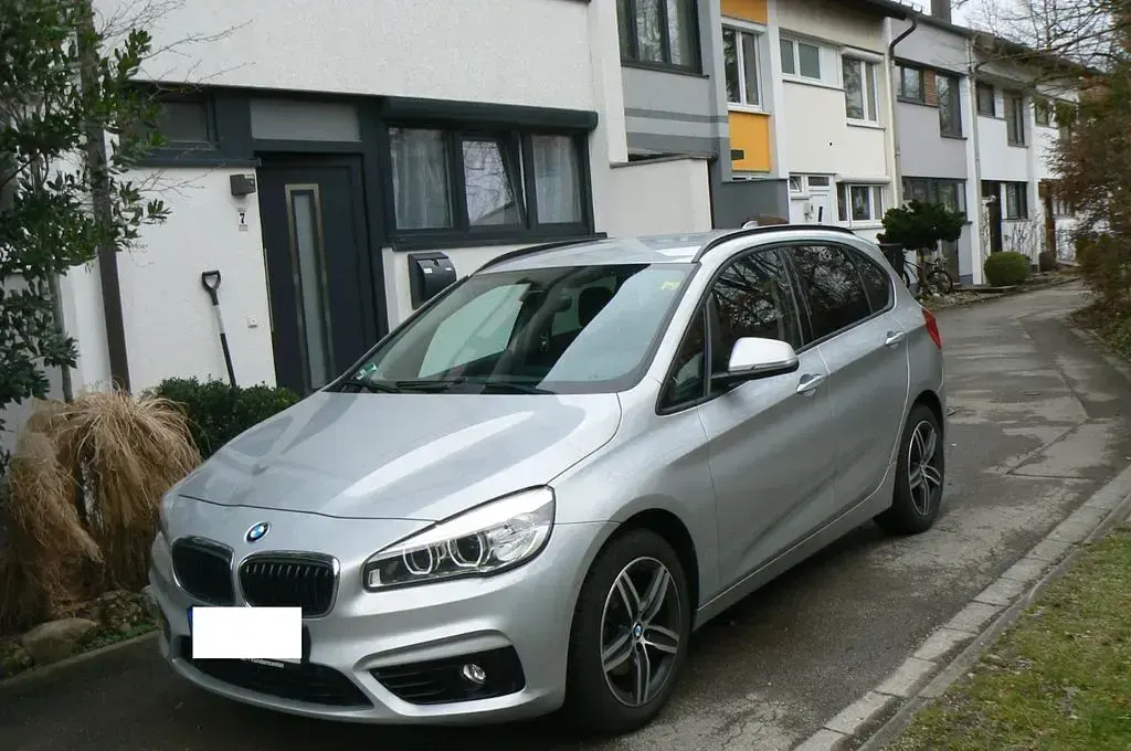 Gebraucht BMW 218 Active Tourer Sport Line 150 PS (110 kW) 2014 Grau Van / Kleinbus