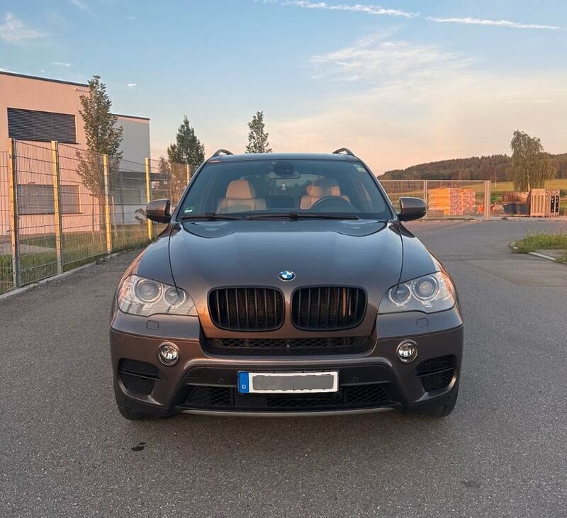 Braun Gebraucht 2011 BMW X5 Exclusive SUV | 17.600 € (Fairer Preis) - Bild 1/4