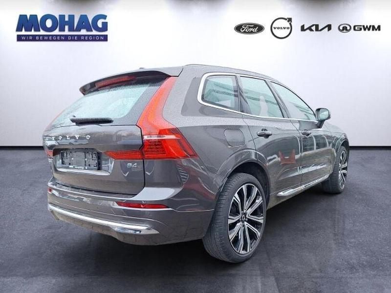 Gebraucht Volvo XC60 Plus 197 PS (144 kW) 2022 Grau SUV