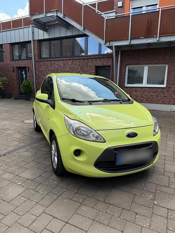 Grün Gebraucht 2013 Ford Ka Champions Edition Kleinwagen | 4.000 € (Fairer Preis) - Bild 1/4