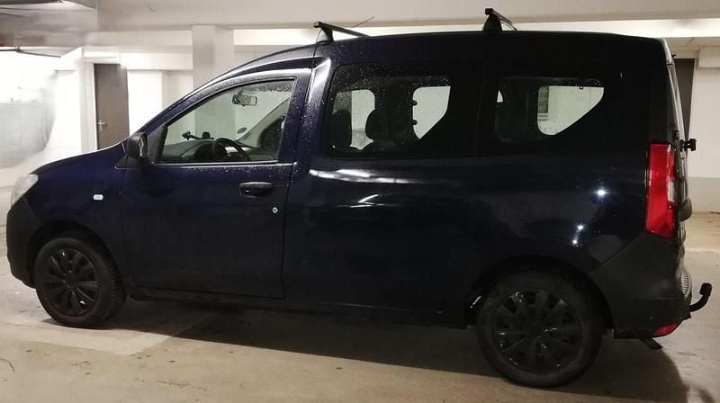 Blau Gebraucht 2013 Dacia Dokker Essentiel Van | 3.990 € (Guter Preis) - Bild 1/4