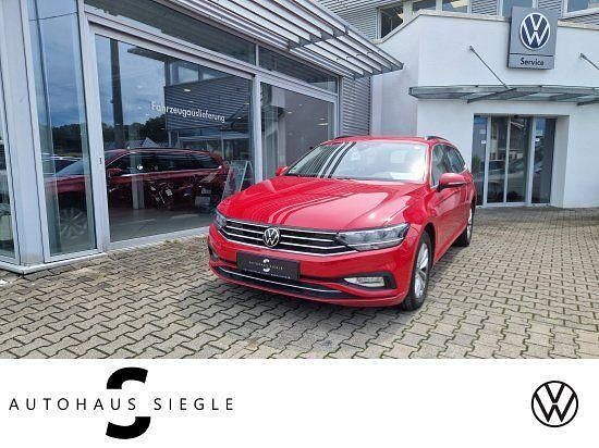 Rot Gebraucht 2021 VW Passat Business Kombi | 16.440 € (Guter Preis) - Bild 1/4