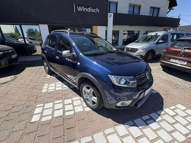 Kosmosblau Gebraucht 2017 Dacia Sandero Prestige Kleinwagen | 8.590 € (Fairer Preis) - Bild 1/4