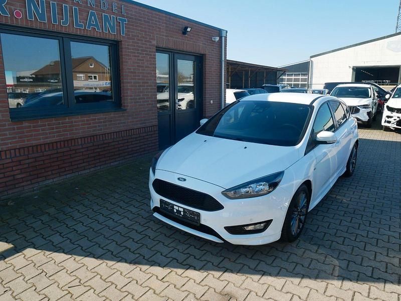 Gebraucht Ford Focus ST-Line 120 PS (88 kW) 2017 Weiß Limousine