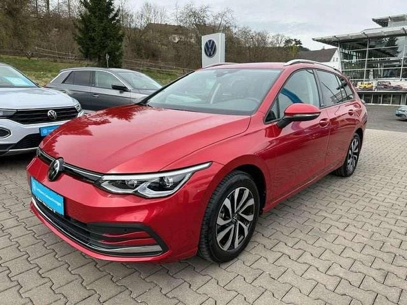 Gebraucht VW Golf VIII Active 150 PS (110 kW) 2023 Kings red Kombi