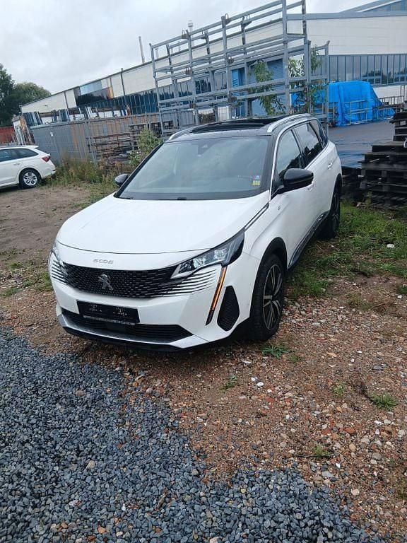 Weiß Gebraucht 2021 Peugeot 5008 GT Van / Kleinbus | 18.700 € (Fairer Preis) - Bild 1/4