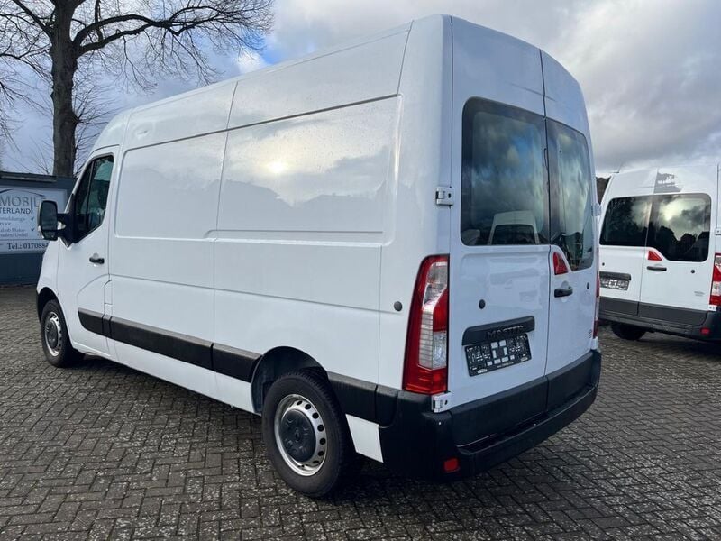 Second-hand Renault Master 110 CP (80 kW) 2018 Alb Van