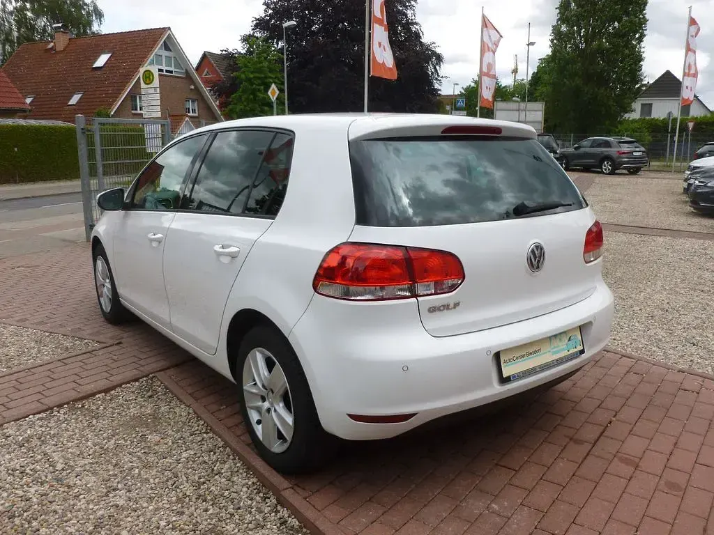Gebraucht VW Golf VI Comfortline 80 PS (58 kW) 2010 Weiß Kleinwagen