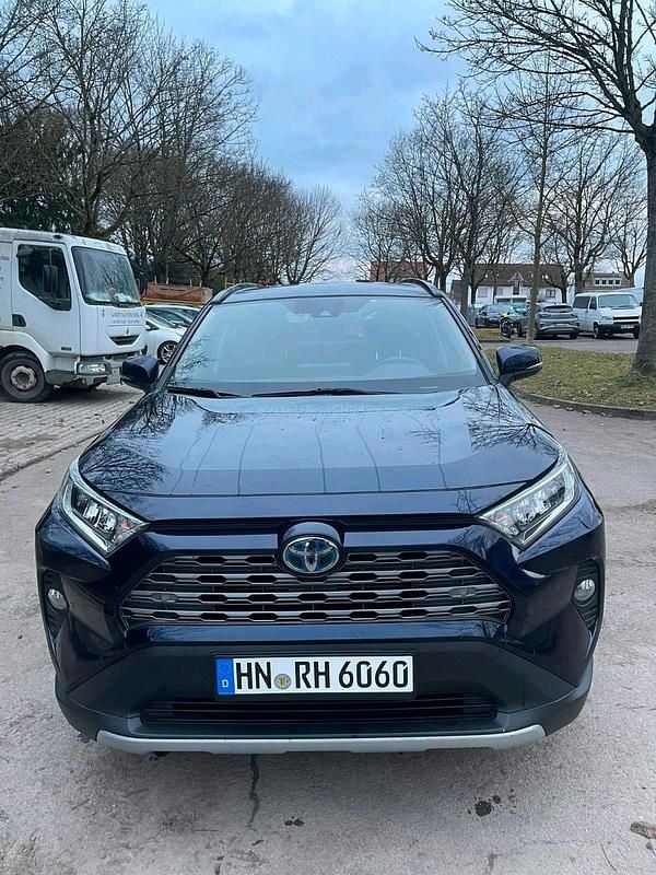 Blau Gebraucht 2024 Toyota RAV4 Hybrid SUV | 24.000 € - Bild 1/4