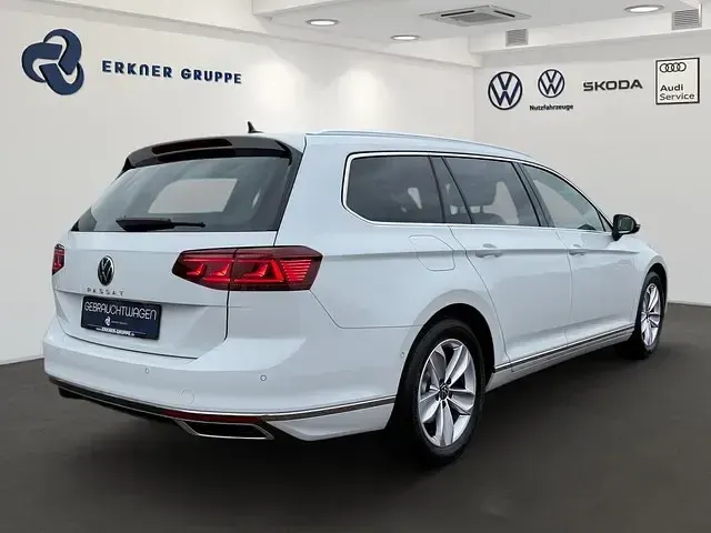 Occasion VW Passat Elegance 150 ch (110 kW) 2024 Blanc Break