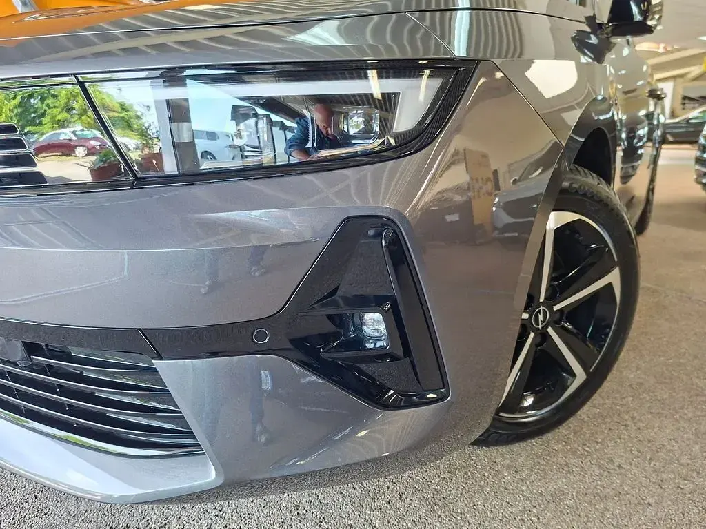 Gebraucht Opel Astra 131 PS (96 kW) 2025 Vulkangrau Kleinwagen