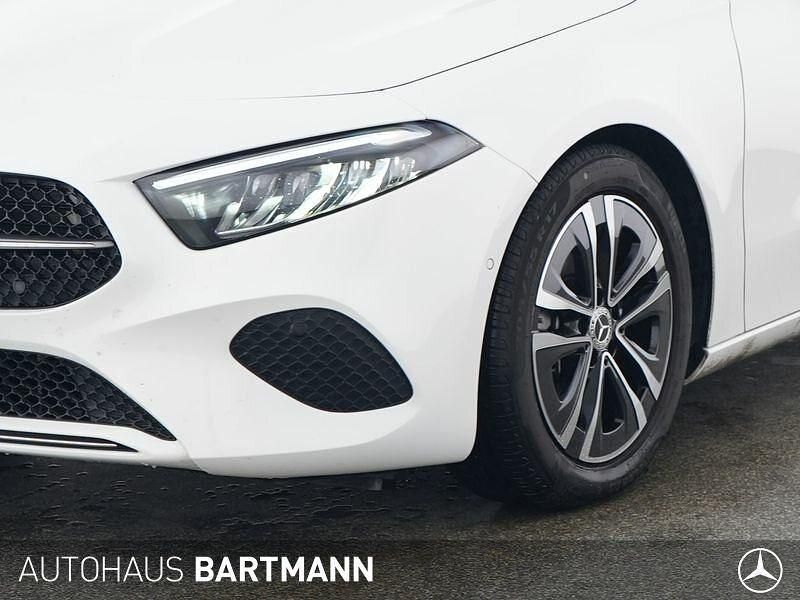 Gebraucht Mercedes A180 Progressive 136 PS (100 kW) 2024 Unilack polarweiß Limousine