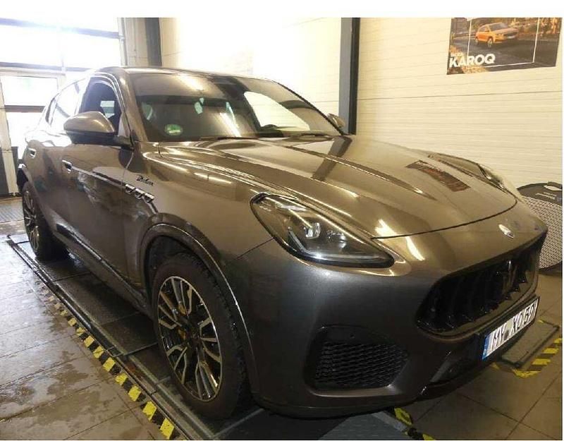 Grau Gebraucht 2022 Maserati Grecale SUV | 48.500 € (Superpreis) - Bild 1/4