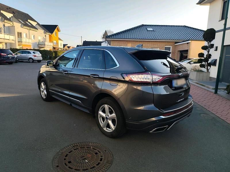 Gebraucht Ford Edge Vignale 209 PS (153 kW) 2017 Grau SUV