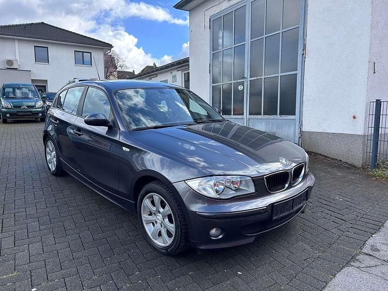 Gebraucht BMW 120 163 PS (119 kW) 2005 Sparkling graphite metallic Kleinwagen