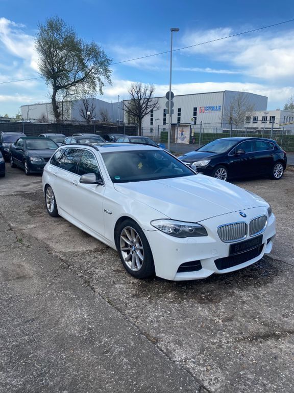 Weiß Gebraucht 2013 BMW M550 Sport Line Limousine | 16.499 € (Superpreis) - Bild 1/4