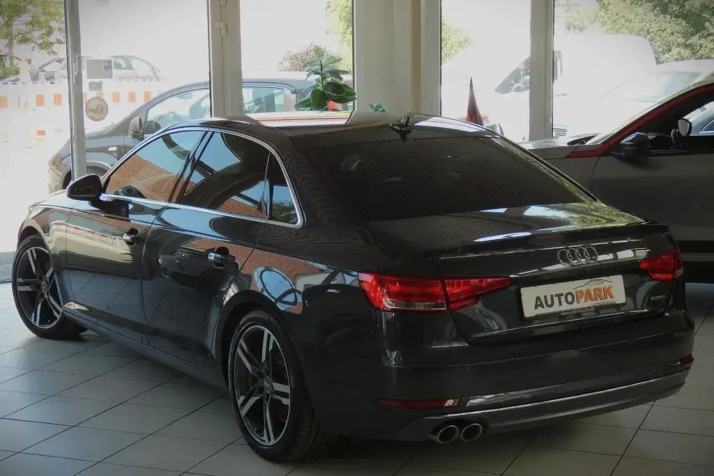 Gebraucht Audi A4 S-Line 190 PS (139 kW) 2016 Grau Limousine