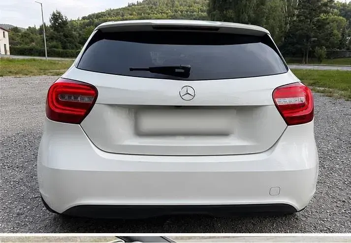 Gebraucht Mercedes A180 122 PS (89 kW) 2012 Weiß Kleinwagen