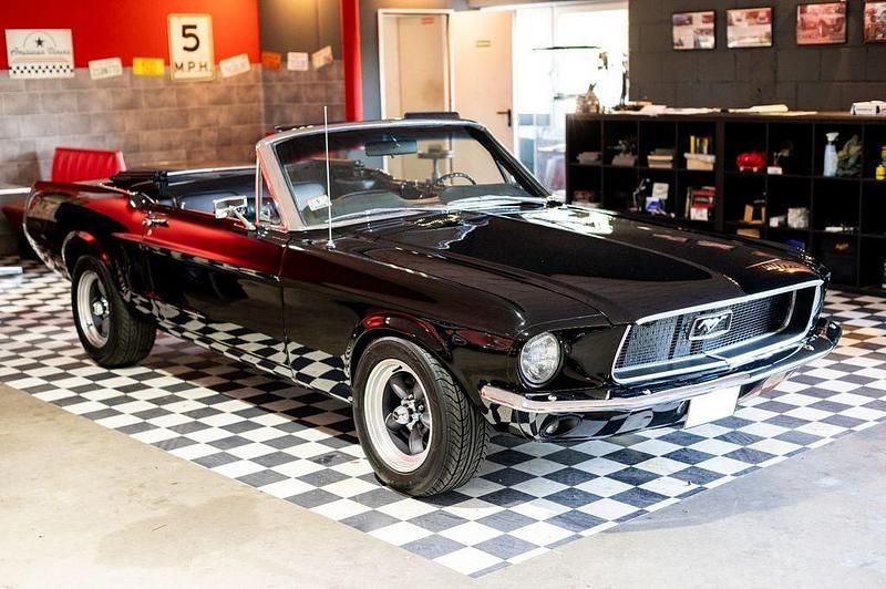 Schwarz Gebraucht 1967 Ford Mustang Cabrio | 47.000 € - Bild 1/4