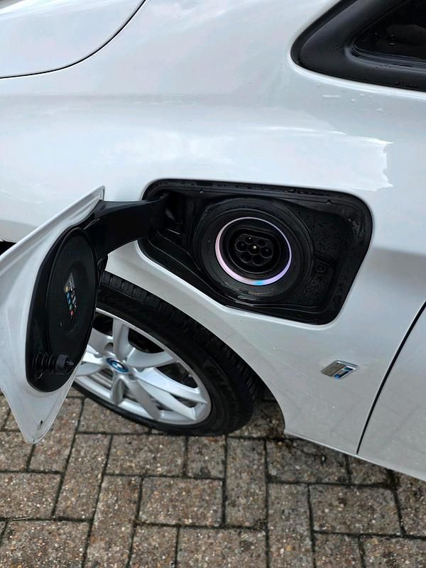 Gebraucht BMW 225 Active Tourer iPerformance 224 PS (164 kW) 2019 Weiß Van / Kleinbus