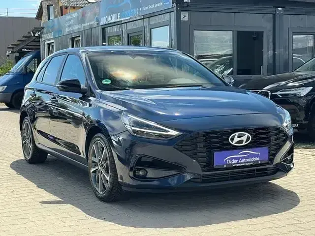 Gebraucht Hyundai i30 Advantage 101 PS (74 kW) 2025 Meta blue Limousine