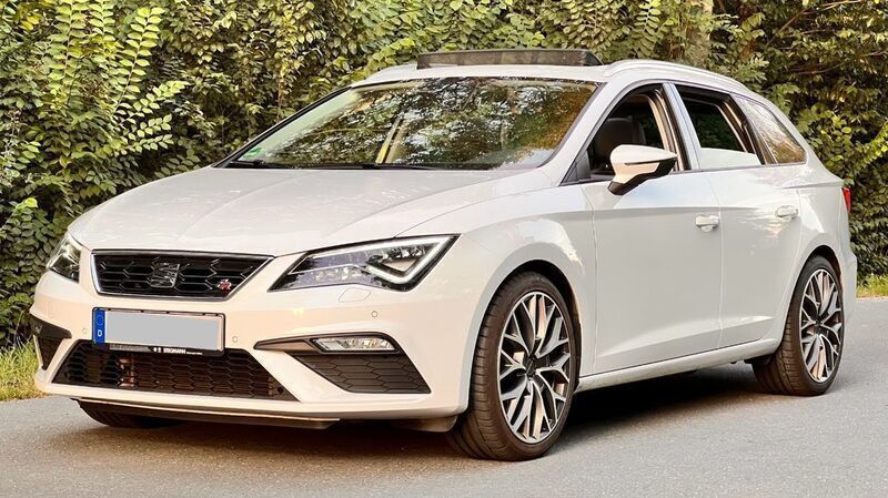 Weiß Gebraucht 2018 Seat Leon ST Kombi | 13.400 € (Guter Preis) - Bild 1/4