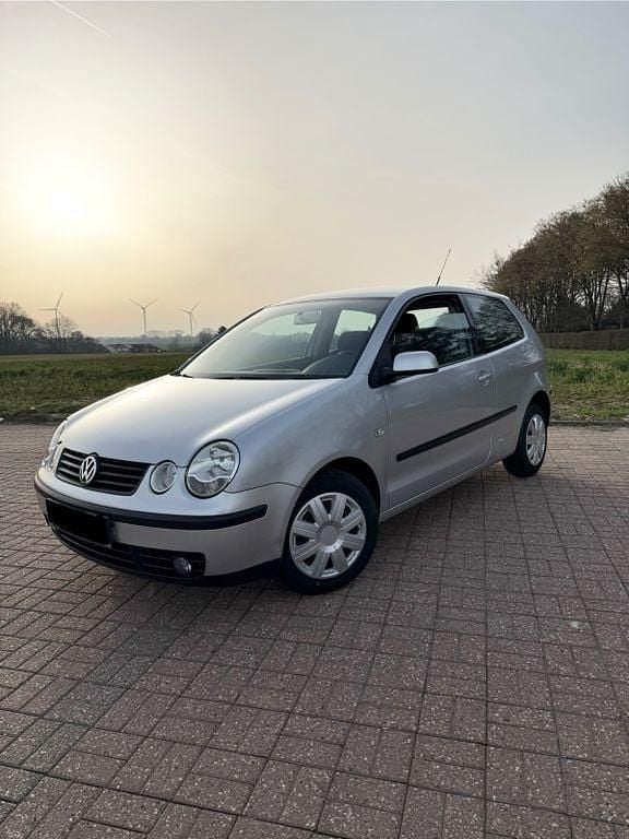 Gebraucht VW Polo 64 PS (47 kW) 2003 Silber Kleinwagen
