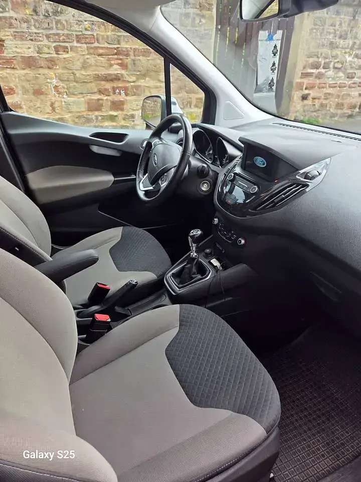 Gebraucht Ford Tourneo Titanium 101 PS (74 kW) 2018 Grau Kombi