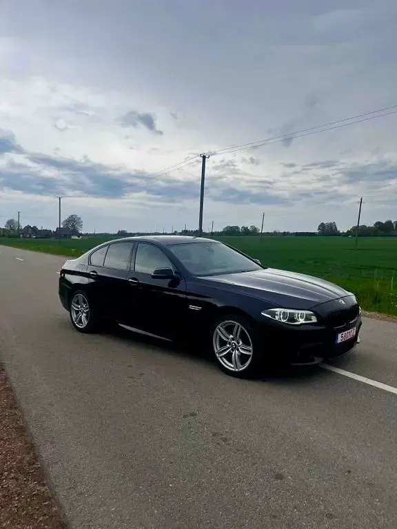 Gebraucht BMW 550 Performance 449 PS (330 kW) 2015 Schwarz Limousine