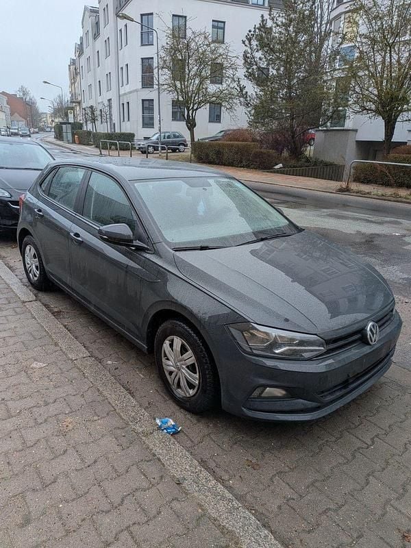 Gebraucht VW Polo Trendline 80 PS (58 kW) 2018 Grau Kleinwagen