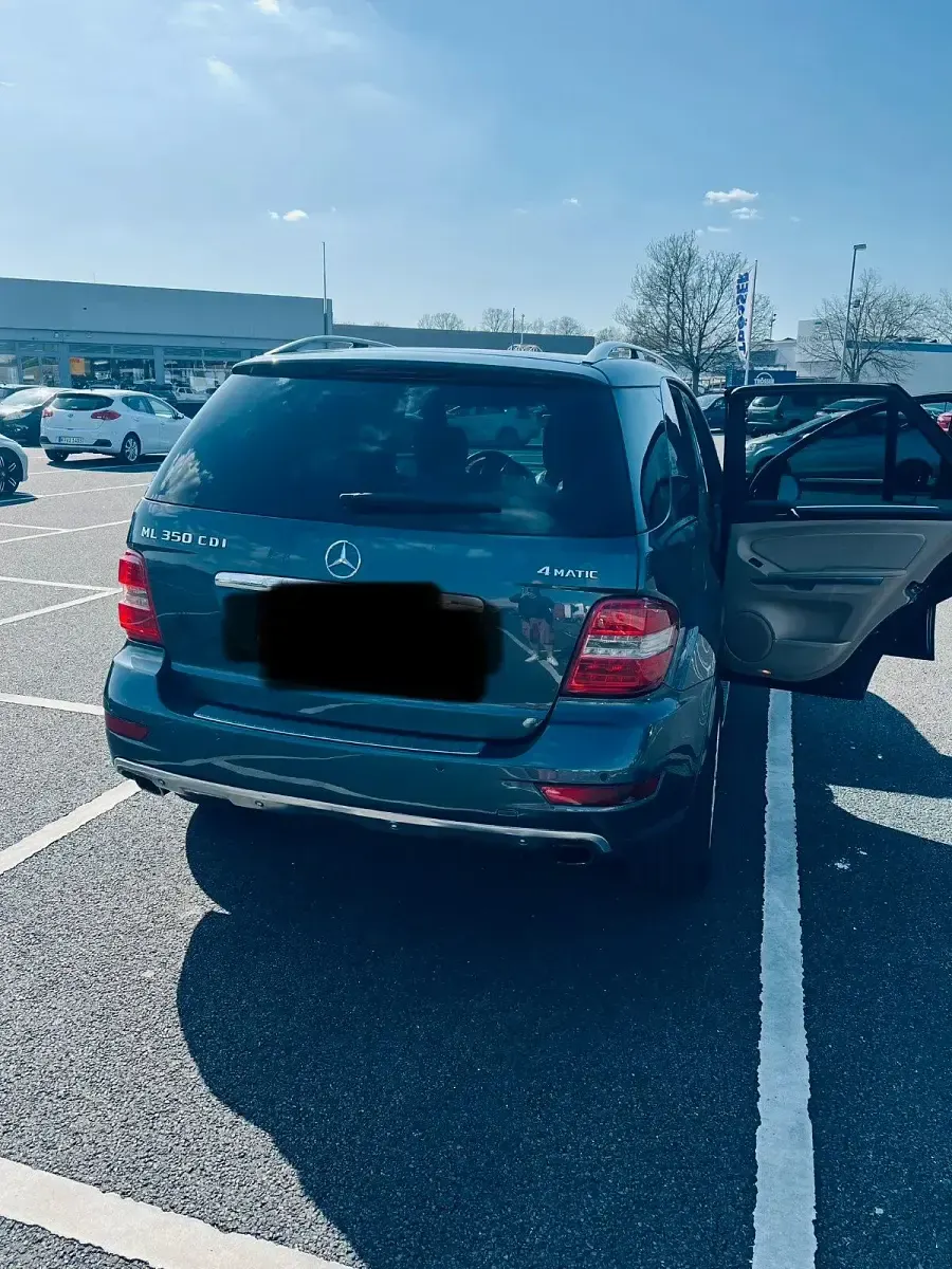 Gebraucht Mercedes ML350 231 PS (169 kW) 2010 Grau SUV