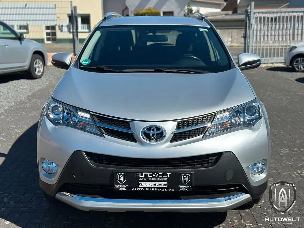 Gebraucht Toyota RAV4 Edition-S 150 PS (110 kW) 2016 Silber SUV