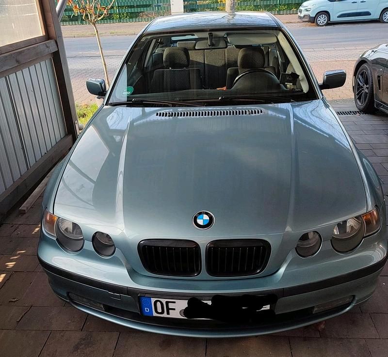 Grün Gebraucht 2002 BMW 316 Compact Kleinwagen | 1.000 € (Superpreis) - Bild 1/4