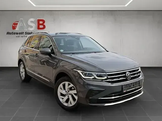 Gebraucht VW Tiguan Elegance 150 PS (110 kW) 2022 Delfingrau SUV