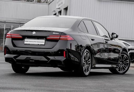 Gebraucht BMW 520 M Sport 208 PS (152 kW) 2025 Schwarz Limousine