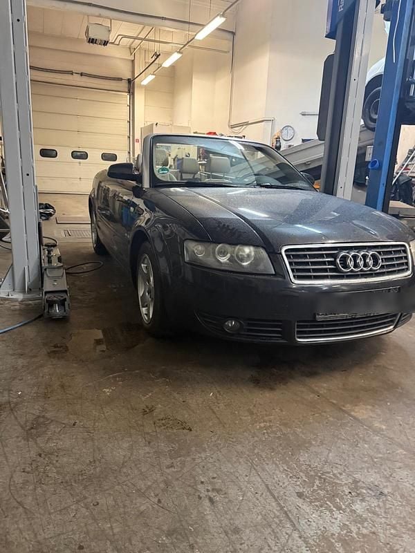 Schwarz Gebraucht 2004 Audi A4 Cabriolet Cabrio | 1.299 € (Superpreis) - Bild 1/4